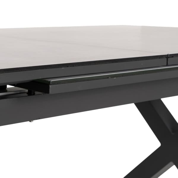 Mesa de comedor extensible de cerámica y metal negro