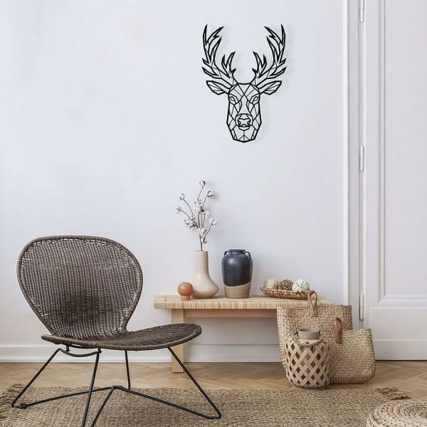 Décoration Murale Cerf en Acier Noir dans un salon