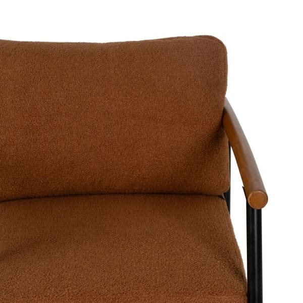 Fauteuil Bouclette Marron et Accoudoirs en Bois